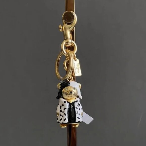 CC343- Disney X Coach Cruella Bear Bag Charm NWT - Picture 7 of 7